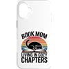 Cozy Reading Cat Book Mom Aesthetic Love Custodia per iPhone 16 Plus Libro Mamma Vivere In Accoglienti Capitoli Retro