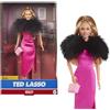 Barbie Signature - Keeley Jones della serie Ted Lasso, bambola da collezione con abito rosa con mantello in pelliccia sintetica, confezione per l'esposizione, giocattolo per bambini, 6+anni, HJW92