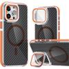 AKABEILA Custodia magnetica per iPhone 16 con protezione integrata per fotocamera e supporto in fibra di carbonio traslucida PC posteriore TPU copertura paraurti 6,1 pollici arancione