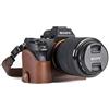 MegaGear Sony Alpha A7S II, A7R II, A7 II Ever Ready Custodia metà copertura in finta pelle per Fotocamera con Tracolla - Marrone scuro - MG1124
