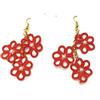 Generic Orecchini pendenti con fiori rosso corallo, realizzati a mano con particolare cura