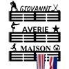 Andisijq Porta medaglie personalizzato con espositore per nome per nastri premi, testo personalizzato, immagini, scaffale per medaglie colorate, 12 pioli per medaglie e nastri, espositore per medaglie sportive