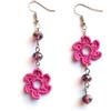Generic Orecchini fiore lunghi asimmetrici in pizzo con cristalli di vetro, fuchsia/viola/grigio, artigianali, Gioielli tessili/all'uncinetto, Made in Italy, Bijoux da donna, Lavorazione Artigianale