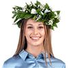 coronedilaurea.com Corona di alloro per laurea con roselline bianche stabilizzate - corona di laurea tradizionale in alloro fresco decorata con roselline stabilizzate, fatta a mano in Italia