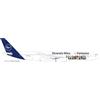 Herpa modello di aereo Lufthansa A330 Fanhansa - Diversity Wins - D-AIKQ in scala 1:500 - modello di aereo, pezzo da collezione, miniatura deco, statuetta senza supporto in metallo