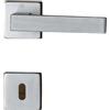 Ghidini Maniglia per porte interne YORK, zama, in diverse finiture, con rosetta quadtrata 50x50x5 mm e bocchetta foro CHIAVE, adatta per porte con spessore di 38-42mm (Zcs)
