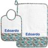 La Chiocciolina Set asilo personalizzato con nome ricamato, Set asilo personalizzato, Set asilo 2 pezzi: Bavaglia e Salvietta in spugna con elastico ed inserto in tessuto (884 Animali Auto)
