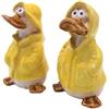 Dekohelden24 Set di 2 statuette decorative, decorazione da giardino, anatre decorative, statuette d'anatra, statuetta da giardino, anatra, stagno in giallo con impermeabile e berretto, set da 2 pezzi, dimensioni