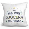 Mugffins Cuscino SUOCERA - En italiano - Il Miglior del Mondo - Idee Regali Divertenti - Rivestimento e Imbottitura (40x40 cm). Tatto Cotone