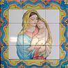 Napolamp Quadro Mosaico di 9 mattonella in Ceramica di cm. 20x20 con Stampa Madonna con Bambino con cornice Vietrese. Misura Mosaico cm. 60x60