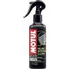 Motul - Spray Detergente per Interno del Casco da Moto - Pulizia Profonda - Azione Anti-Odori Immediata - Rispettoso della Pelle - MC Care Helmet Interior Clean M2-250 ml