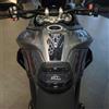 labelbike Adesivi 3D Moto Serbatoio Compatibile con Triumph | Tiger 900 GT Pro, Kit Protezione in Resina, Antigraffio, Decorazione, Carbonio Nero Grigio, Made in Italy