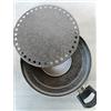 LA CASA DI EVA GRILL - PADELLA 2 MANICI Made in Italy, 32 cm. Cottura salutare grazie al sistema che permette di cuocere e scolare i grassi tramite i fori, nell'acqua sottostante. Antiaderente rinforzato.