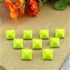 WSSGY Mix-Colours 100pcs 9mm Rivetti e borchie a piramide Punk Punte e chiodi per rivetti quadrati in metallo fai-da-te per abbigliamento Scarpe Borse Accessori, Giallo fluorescente
