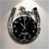 Certykllp Orologio da parete a ferro di cavallo stampato in 2D personalizzato Orologio a ferro di cavallo in acrilico personalizzato con nome per gli amanti dei cavalli Orologi decorativi per casa e