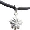 Cozzi Gioielli Edera : Ciondolo in Argento 925 e Girocollo in caucciù con Chiusura in Argento 925 - Collana Portafortuna con Foglia