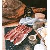 Inke 7.5 kg - Prosciutto crudo sardo disossato. Prodotto dal salumificio Rovajo, di Desulo. ll prosciutto crudo Rovajo è ottenuto da cosce di maiale selezionate, accuratamente massaggiate a mano