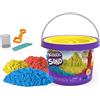 Kinetic Sand, Secchiello da 2,72 kg con 3 Colori di Sabbia e 3 Accessori, dai 3 Anni - 6058787