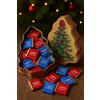 Generico Scatola in Latta Natalizia a Forma di Albero con 250g di Cioccolatini Assortiti, Idea Regalo Elegante e Originale per Natale, Confezione Dolciaria Riutilizzabile con Tegolini o Napolitains Misti