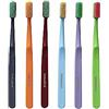 Betadent 1 SPAZZOLINO HARD. Setole dure con punte arrotondate per rimuovere la placca batterica in modo efficace. Un pezzo, colori assortiti