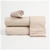 Corredocasa Lenzuola Completo Letto in Percalle, Made in Italy - 100% Cotone Percalle - Set Lenzuolo Sotto con Angoli, Sopra e 2 Federe Eleganti (Beige, Una piazza e mezza)