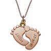 MyNameNecklace MYKA - Gioielli per Neomamme - Collana personalizzata con I piedi di bambino - Regali per la Festa della Mamma (Placcato oro rosa 18K)