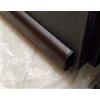 Comaglio Paraspifferi sovrapposto per porte in legno colore marrone regolabile COMAGLIO Modello 1450MA103 lunghezza regolabile da un minimo di 83 cm. ad un massimo di cm.103.Completo di accessori