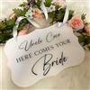 miguha Targa in acrilico personalizzata, cartello Arriva la sposa, cartello for il portatore dell'anello, for la damigella d'onore, decorazione moderna for navata centrale for matrimonio