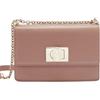 Furla La mini borsa 1927 è una crossbody realizzata in elegante vitello stampato con tracolla in pelle e spezzoni di catena in metallo. Perfetta da indossare anche a spalla si distingue per la
