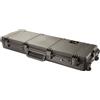 PELI Storm IM3200 Valigia lunga con ruote e manico telescopico per treppiede o fucile, Impermeabile e a prova di polvere, Capacità di 61L, Prodotto in USA, Con Inserto in schiuma, Colore Nero