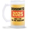 STAMPATEK Boccale Birra Pensionato 2025 in Vetro Satinato - Idea Regalo Pensione e Pensionamento Uomo - Bicchiere Birra 500 ml Regali per Colleghi mod.BS1_DS1_2025