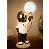 Brubaker Lampada da Tavolo Astronauta - Lampada da Comodino Spaziale da 46 cm con Spina USB-C - Statua Decorativa Dipinta a Mano con Lampada Lunare - Oro, Bianco e Nero