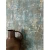 Newroom carta da parati blu effetto intonaco metallizzato soggiorno | finitura invecchiata, granuli dorati, riflessi verde petrolio, rivestimento murale TNT, stile industrial loft ingresso