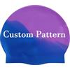 KQISANGM Cuffia da Nuoto con Foto Personalizzata - Colori Misti Elastica Adatta Per Capelli Lunghi E Corti Cuffia da Nuoto In Silicone Impermeabile Cuffia da Nuoto Oversize Piscina Unisex Giovani Taglia Unica