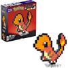 Mega Brands MEGA Pokémon Showcase - Charmander, set in stile retrò pixelato da costruire con 349 pezzi, con base piana per esporlo e incisione sul retro per appenderlo, giocattolo per bambini, 13+ anni, HTH76