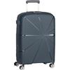 American Tourister Trolley Taglia M espandibile. Possiede 4 ruote, chiusura integrata con combinazione a 3 cifre con funzione TSA. Dispone di una doppia tasca interna con zip e cinturino ferma abiti