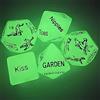 QiKKago Dadi Di Plastica Verde Che Si Illuminano Al Buio Per Illuminare La Serata Di Gioco! Dadi Di Magia