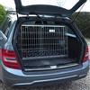 Pet World Gabbia per cani inclinata da 86,4 cm, compatibile con Mercedes Classe C, design UK, gabbia da viaggio in acciaio, portello di emergenza per fuga, pieghevole e piatto, tappetino comfort
