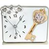 DLM Bomboniere DLM-A925 Bomboniera utile Orologio in legno cm 11x12x4 con cuori e chiave quadrifoglio portafortuna completo di scatola per 80 Compleanno di un uomo o di una donna