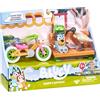 Bluey Set da gioco per biciclette; Action figure ufficiale collezione da 6,3-7,6 cm, tra cui moto, casco, panca e accessori per pollo