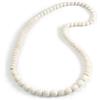 Avalaya Collana lunga con perline bianche in resina, lunghezza 86 cm