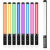 Andoer Lampada a tubo RGB palmare con supporto per luce a clip da tavolo Telecomando Bacchetta per luce video a LED 3200K-5500K Dimmerabile 9 effetti di luce colorati Batteria integrata per Vlog Live