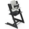 Stokke Seggiolone Stokke Tripp Trapp (nero) con cuscino OCS (Nordic Grey) - Include sedia Tripp Trapp, Baby Set 2 per bambini da 6 a 36 mesi e cuscino - Regolabile, ergonomico e facile da pulire