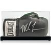 Exclusive Memorabilia Guantone da boxe nero autografato da Mike Tyson. Vetrina