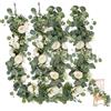 Xoeryoy 2 Pezzi Ghirlanda di eucalipto Artificiale, Ghirlanda di vegetazione di plastica da 71 Pollici con Fiori Bianchi per Decorazioni da Tavolo da Matrimonio per Feste a casa