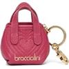 Braccialini Gadget Portachiavi in pelle a forma di mini Beth, dal design essenziale ma ricercato. Di colore fuxia, con texture a rilievo e logo dorato, aggiunge un tocco di colore e