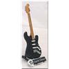 ARTSTUDIO35 DAVID GILMOUR Chitarra in miniatura con plettro per chitarra PIN FLOYD