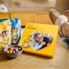 your surprise Confezione Regalo M&M's Personalizzata con Nome o Messaggio - Regalo di Cioccolato per Compleanno con M&M's Personalizzati e Due Tavolette di Cioccolato da 315 grammi