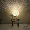 Temoo Lampada da tavolo in rattan, con cornice a forma di cervo, luce notturna dimmerabile con supporto in legno, lampada da comodino con porta di ricarica USB, per uomini, donne, adolescenti, bambini
