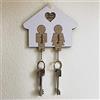 Fitwish MP Creative SRL Portachiavi in Legno Coppia a Forma di Casa - Idea Regalo Perfetto per Lui e Lei, Natale.Ideale per Decorare la Vostra Casa Personalizzato con Nomi (Bianco-Color Legno)
